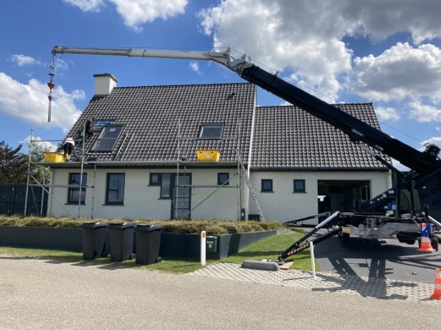 Oostburg: renovatie hellend dak & plaatsen Velux dakramen