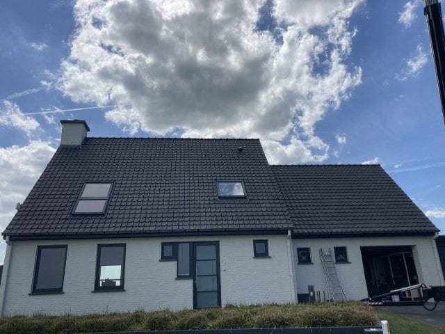 Oostburg: renovatie hellend dak & plaatsen Velux dakramen